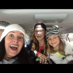 Meet your Posher, the MakiGirls!